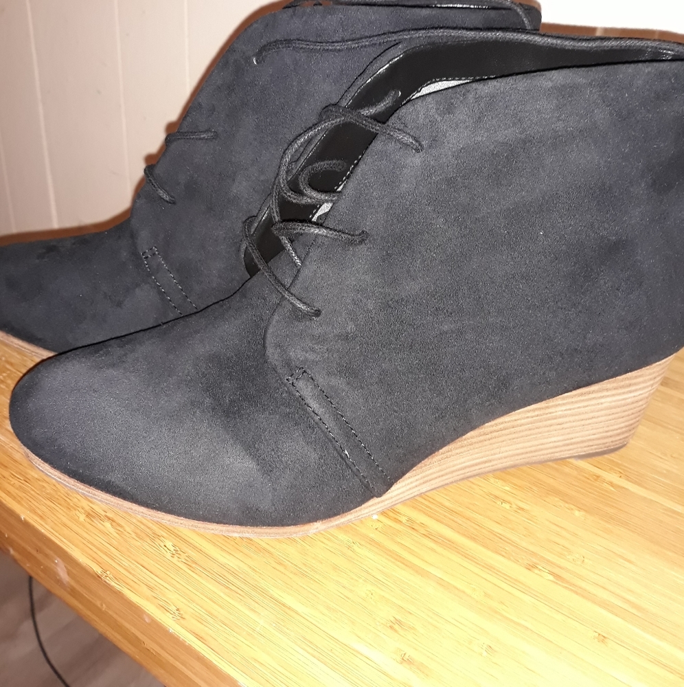 Dr Scholls Dakota Wedge Bootie size 10